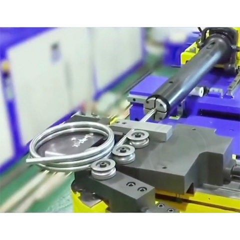 Máquina CNC De Dobra Por Empuxo Para Tubos Em Bobina